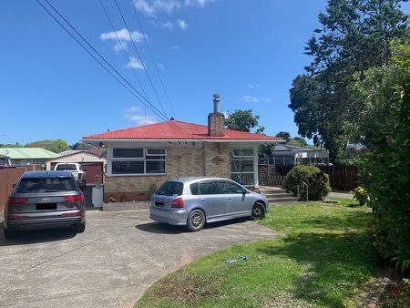 Tidy 3 bedroom home in a Handy Location - Photo 4