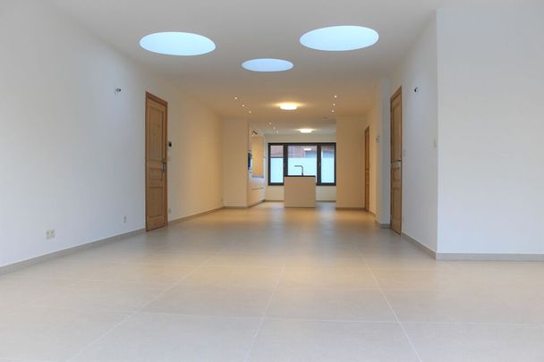 Instapklare en energiezuinige woning met zonnige tuin in Zottegem - Photo 1