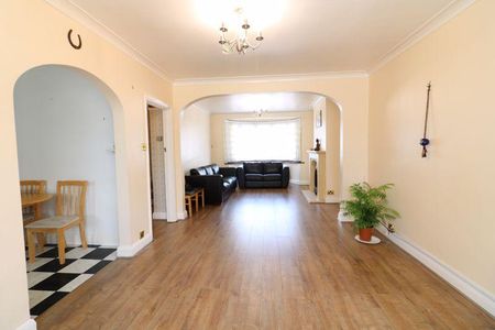 3 bedroom terraced house to rent - Photo 4