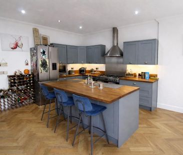 4 bedroom semi-detached house to rent - Photo 5