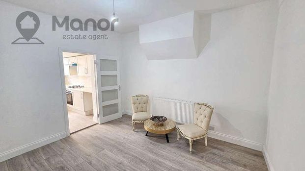 Chesterford Road, Manor, E12 - Photo 1