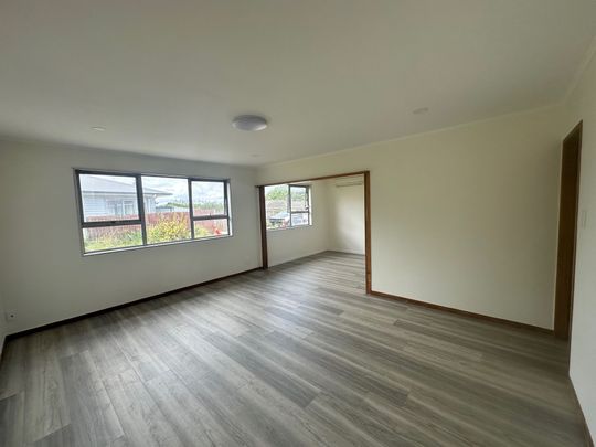 Freshly Renovated & Ready to Impress – a Must-See 4-Bedroom Home&excl; - Photo 1