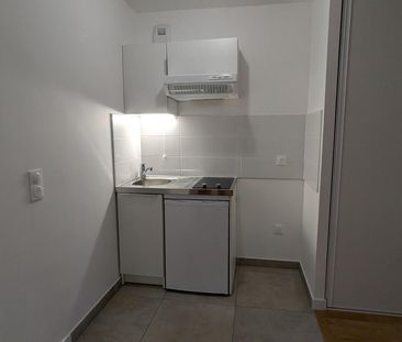 location Appartement T1 DE 39.3m² À COURBEVOIE - Photo 4