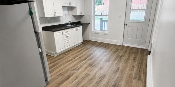 Immeuble - 866-882 Short, Sherbrooke Grand 6 1/2 à Sherbrooke - Photo 3