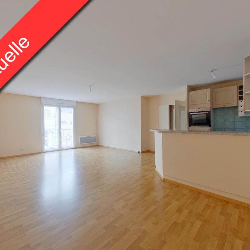 Location Appartement 4 pièces 81m² CHATELLERAULT 86100 - Photo 1