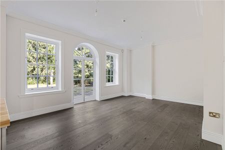 Newlands, Aldershot Road, Guildford, Surrey, GU3 3HY - Photo 2