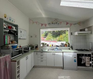 Fully Renovated Gem in Aro Valley - Photo 5