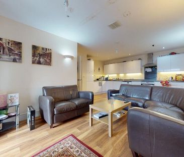 2 bedroom flat to rent - Photo 2