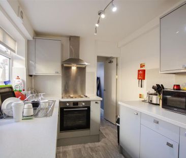 5 bedroom house to rent - Photo 2