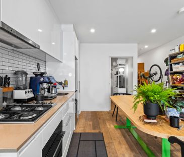 Stylish One-Bedroom Apartment in Prime Location - Photo 5