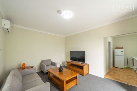A partly furnished, neat and charming Unit in the heart of Kurri Kurri - Photo 2