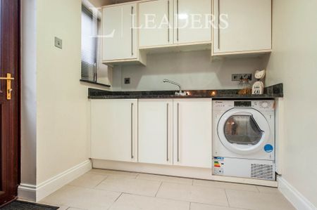4 bedroom detached to rent 12 Sleaford Close, Swindon - Photo 3