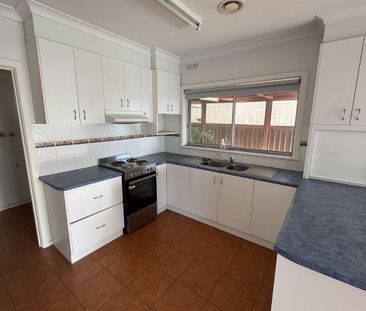Charming Family Home in South Shepparton! - Photo 5
