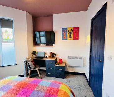 BEDROOM 5 – MEDIUM DOUBLE ENSUITE - Photo 3