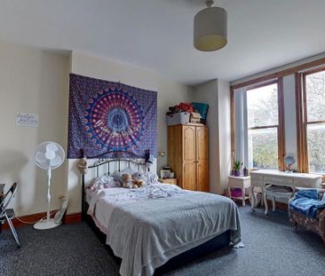 3 bedroom flat to rent - Photo 6