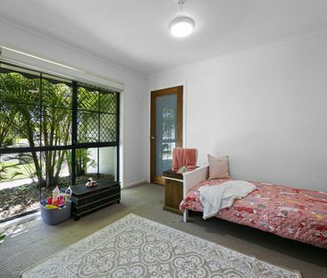 Beautiful Family Home in Burleigh Waters - Photo 5