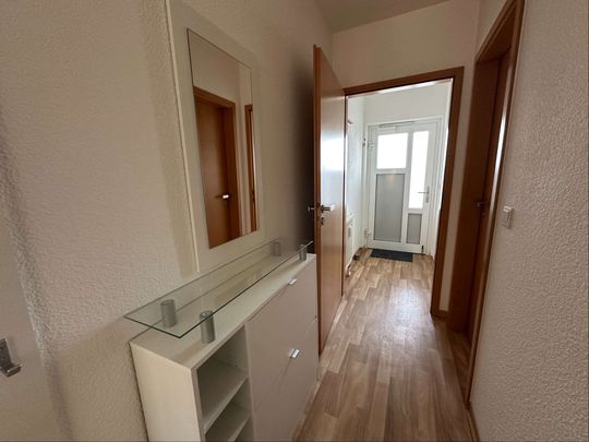 Helle, gepflegte Wohnung mit Balkon und Einbauküche - Photo 1