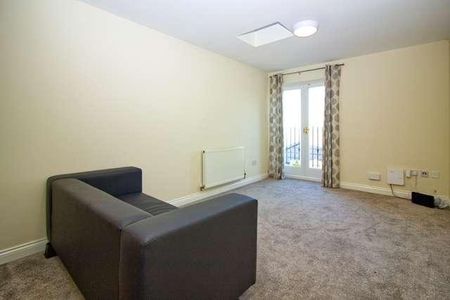 Loughton - A Truly Delightful Bedt Floor Maisonette With Balcony, MK5 - Photo 5