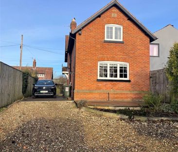 A semi-detached cottage situated a rural village within close proxi... - Photo 4