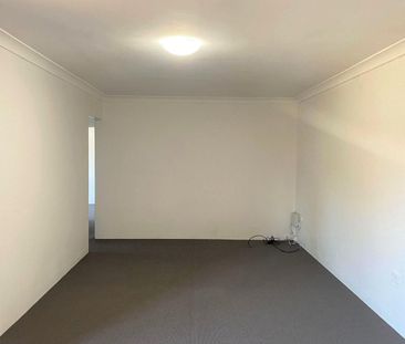 Spacious 2 Bedroom unit - Photo 1