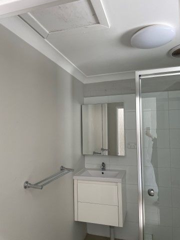 Ideal Location - One Bedroom Studio Apartment - Photo 2