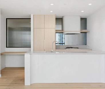 Sleek coastal retreat with ocean and city views - Photo 5