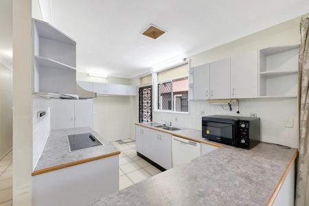 Spacious Living Meets Everyday Convenience - Photo 2