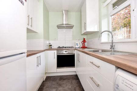 1 bedroom flat to rent - Photo 2