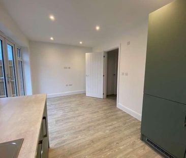 Oriel Road, Horsham, RH12 - Photo 5