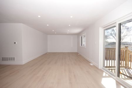 For Lease - 1162 Nelson Street Unit# Main, Oshawa, Ontario - Photo 4
