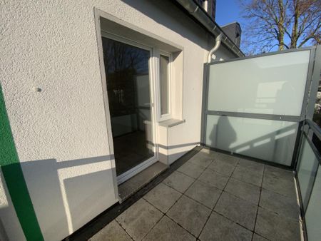 Renovierte 2-Zimmer-Wohnung mit Balkon frei! - Photo 4
