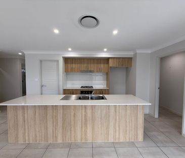 Modern Family Home with Comfort, Style & Space - Photo 3