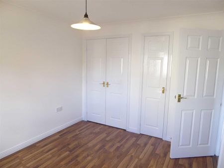 Costard Avenue, Warwick Gates, Warwick - Photo 2
