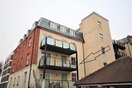 1 bedroom in a house share to rent - Photo 5