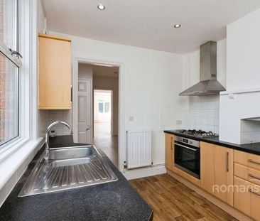 Buckhurst Road, Frimley Green, Camberley, GU16 - Photo 5