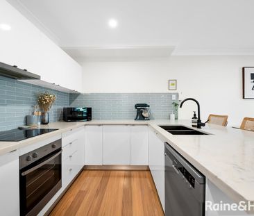 Spacious well presented modern apartment - Photo 6