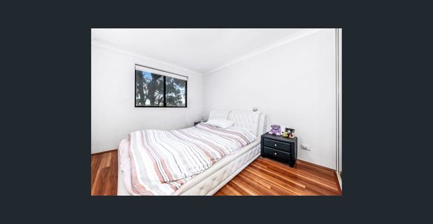 Spacious 2-Bedroom Apartment in Prime Bankstown Location - Photo 1