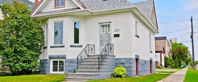 First month (Nov) FREE!? SUBLET 3-Bedroom House in Norwood GARAGE+UTILITIES — 3 Bedrooms House - Photo 1