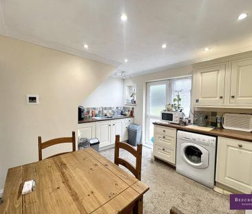 3 bedroom semi-detached house to rent - Photo 6