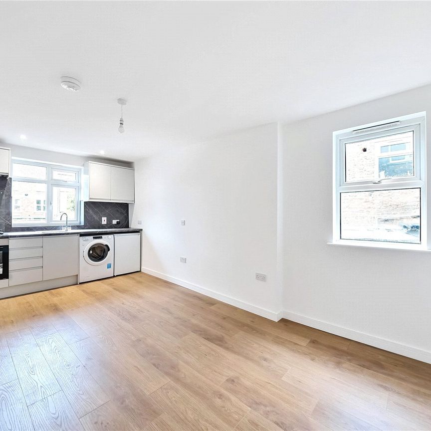 Duckett Road, N4, London - Photo 1