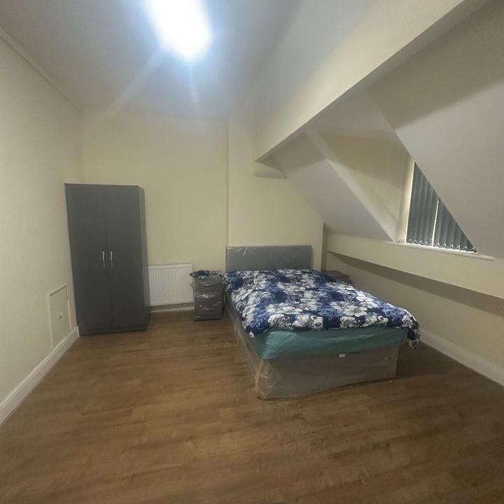 Room in a Shared Flat, Thornhill Road, B21 - Photo 1