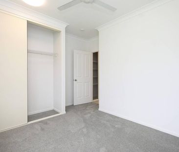 Beautifully Refurbished Family Home – Available Now! - Photo 4