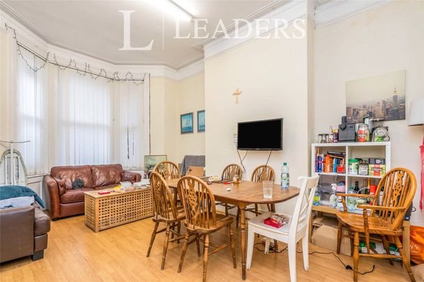 1 bedroom property to rent Rockstone Place, Southampton, Hampshire, SO15 - Photo 1