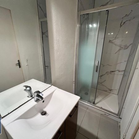 Location Appartement 2 pièces 38m² LA ROCHELLE 17000 - Photo 4