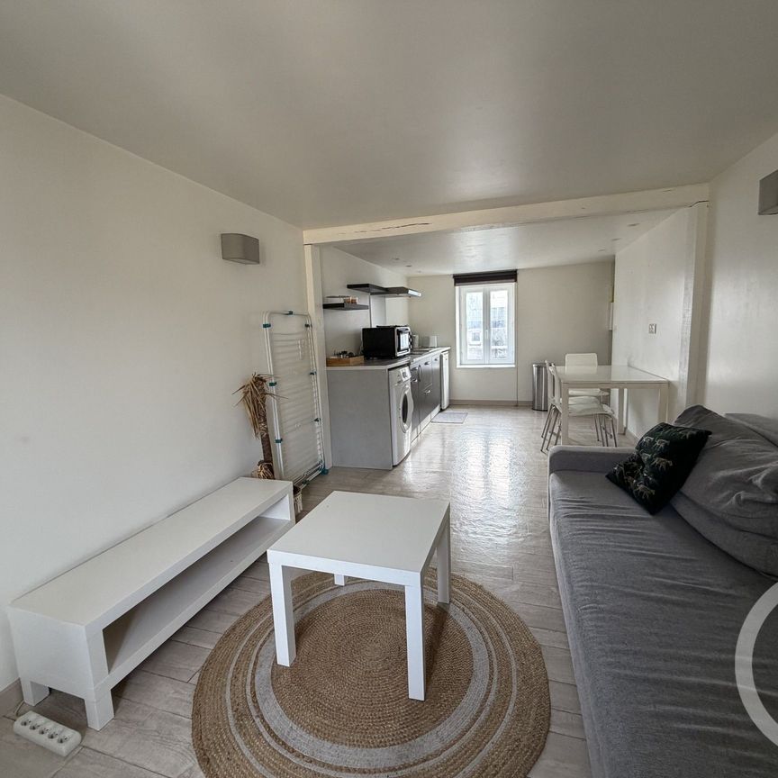 Location Appartement 2 pièces 40m² LA NEUVILLETTE 51100 - Photo 1