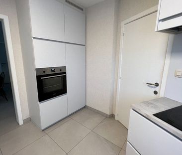 GEZELLIG 2 SLAAPKAMERAPPARTEMENT MET GARAGE VLAKBIJ CENTRUM IEPER - Photo 5