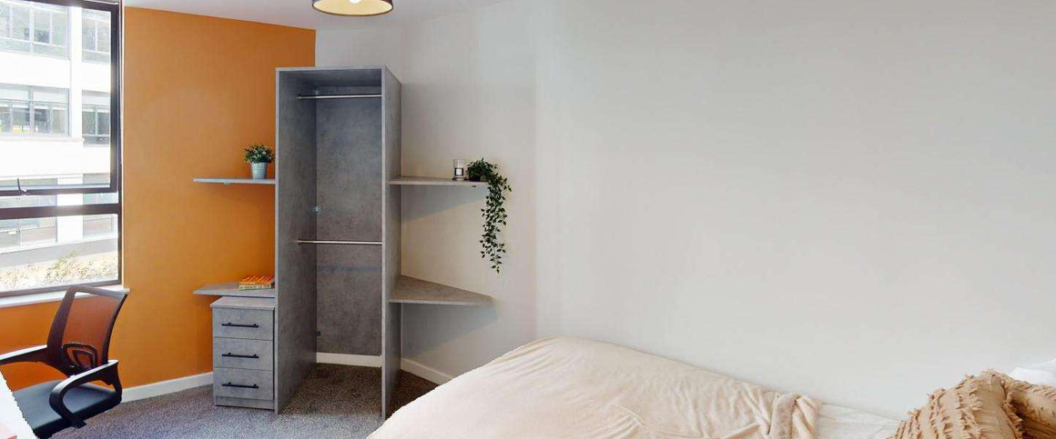 Tailors Court Room 1 - Photo 1