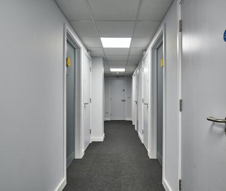 Studio Flat, Upper George Street, LU1 - Photo 4