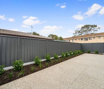 Lovely Courtyard Home - Photo 4