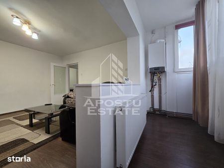 Apartament 4 camere , centrala proprie, Etaj Intermediar , Lipovei - Fotografie 2